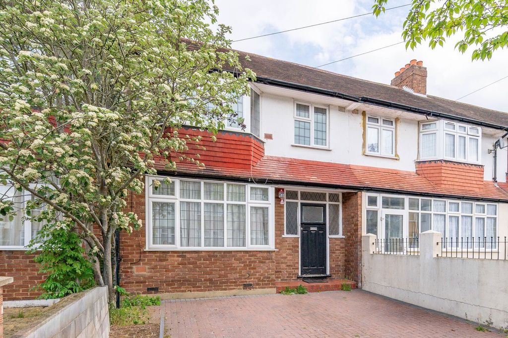 Property photo 1 of 18