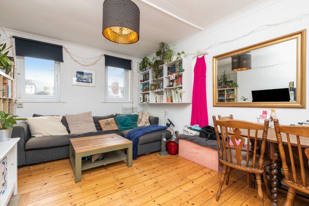 Property photo 3 of 12 4025466