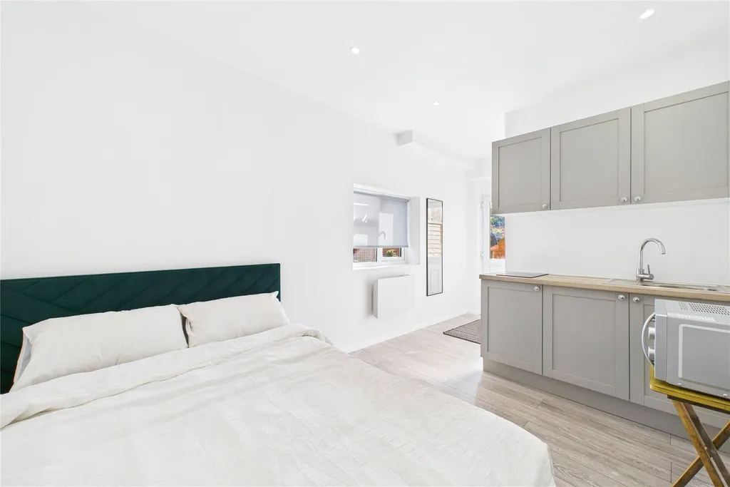 Apartment in Reading, Whitley - View 3