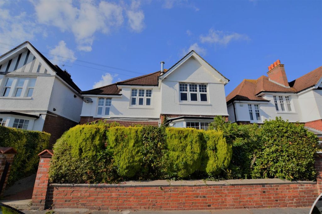 Property photo 1 of 9
