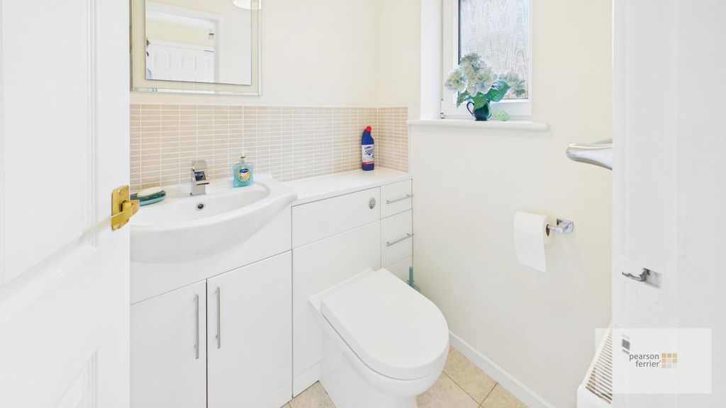 Property photo 3 of 18 WC