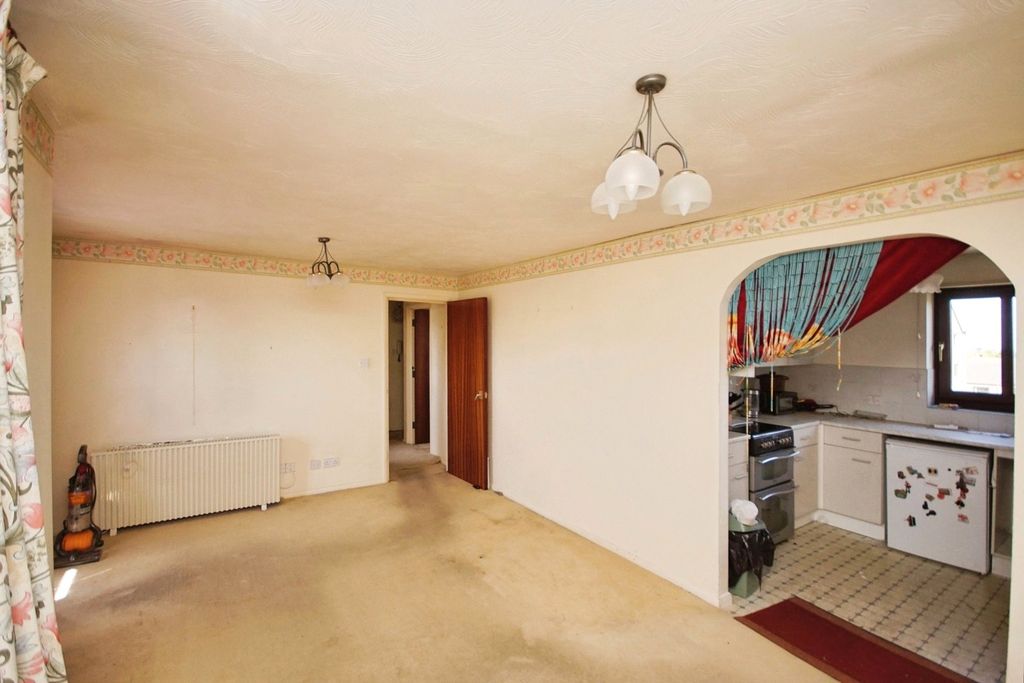 Property photo 2 of 16 Photo