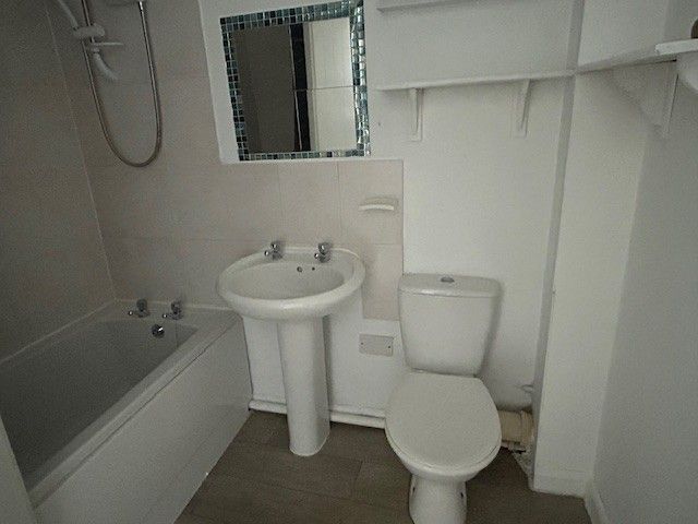 Property photo 3 of 4 Bathroom