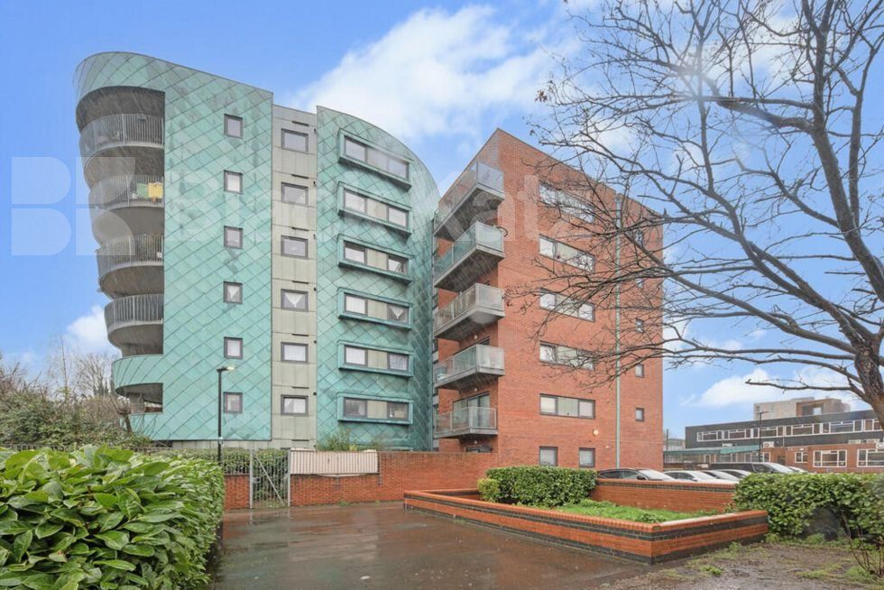 Property photo 1 of 2