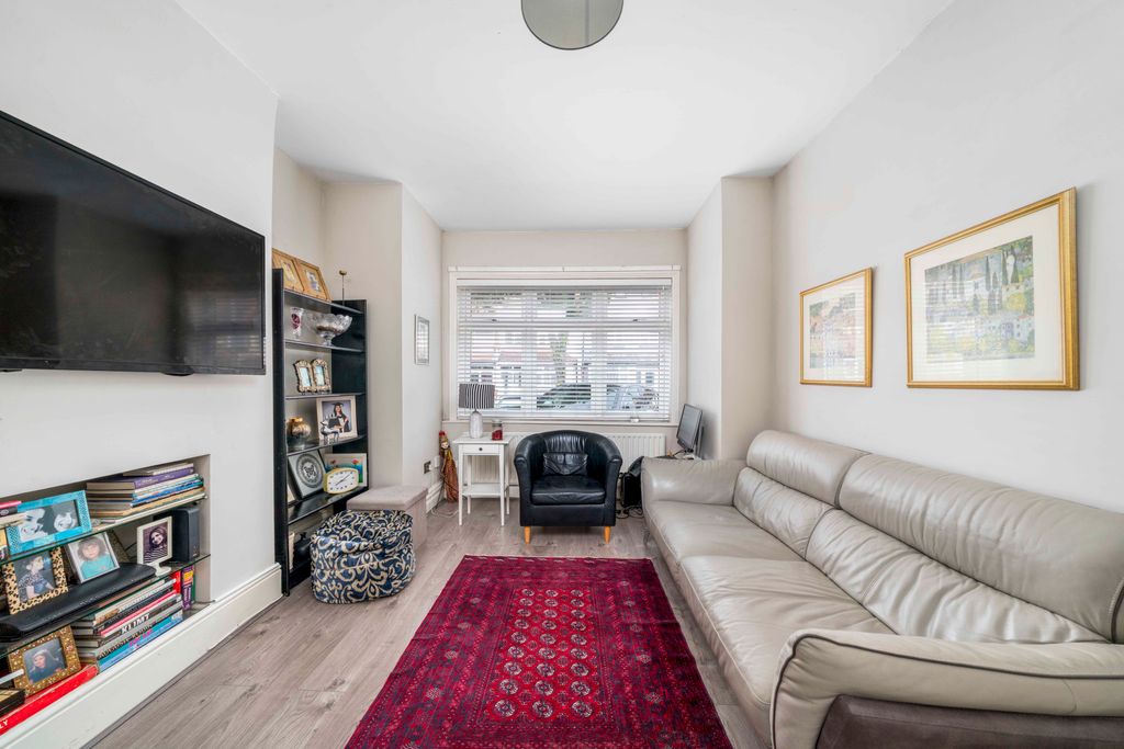 Property photo 3 of 17