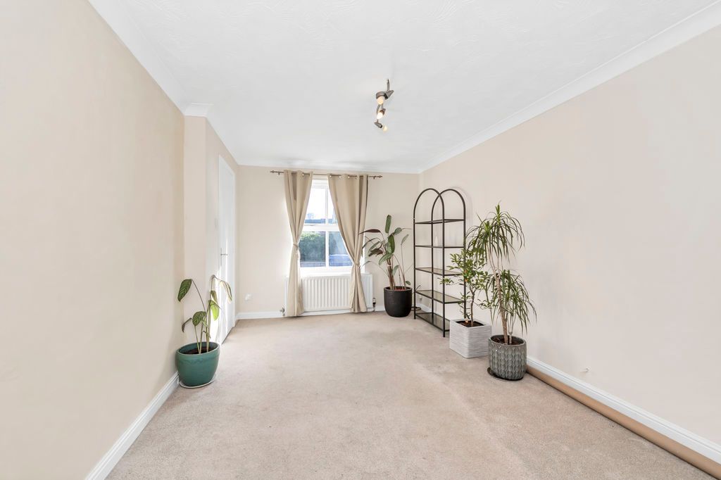 Property photo 2 of 12 Sitting Room