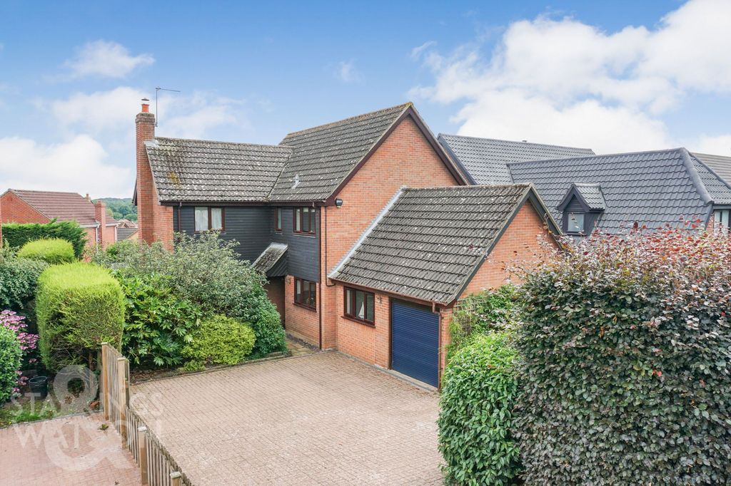 Property photo 1 of 28