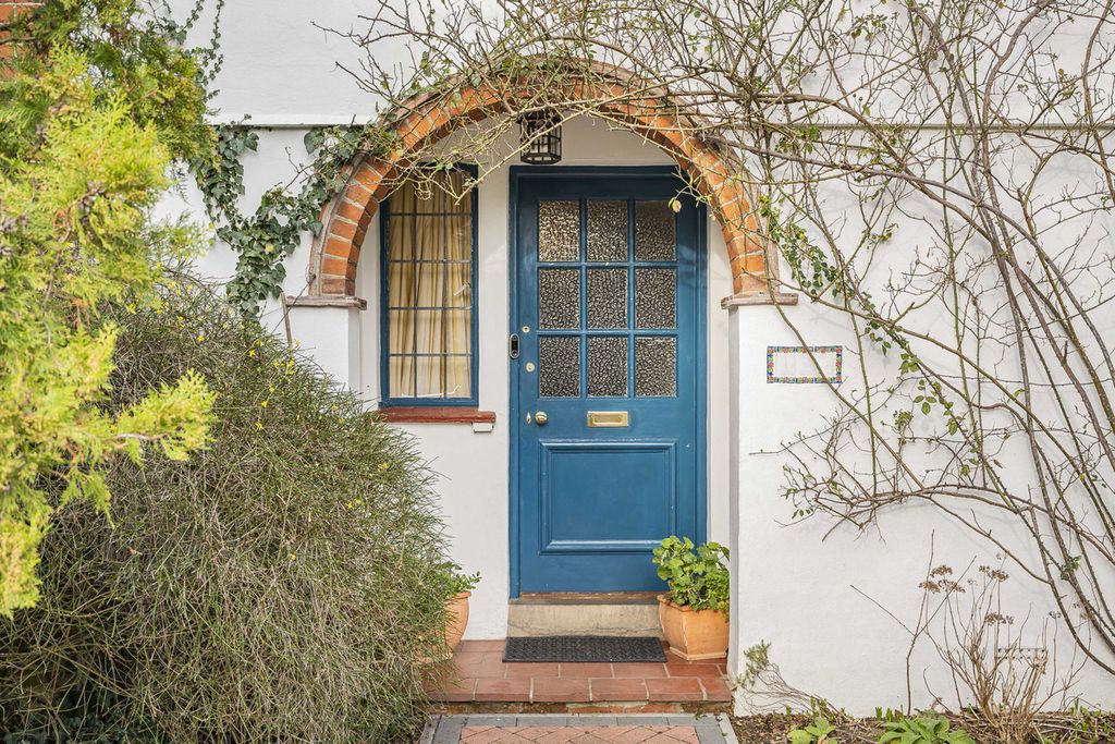 Property photo 3 of 26