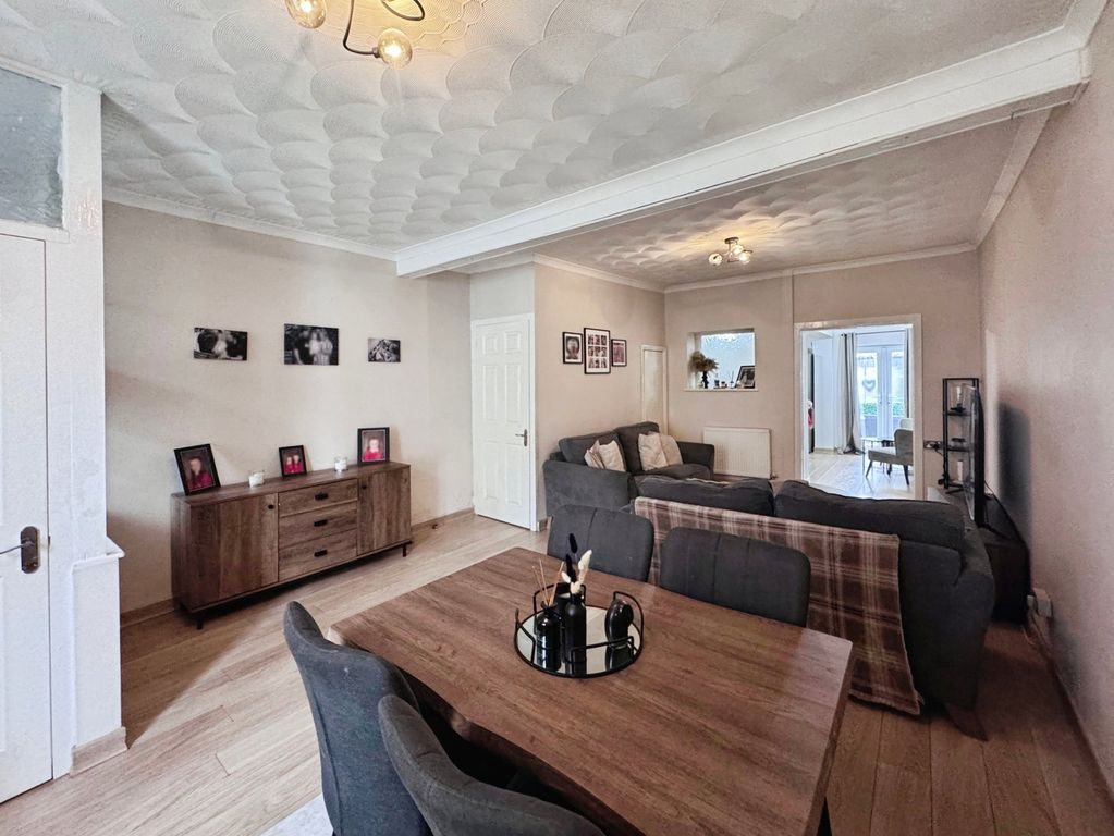 Property photo 2 of 25