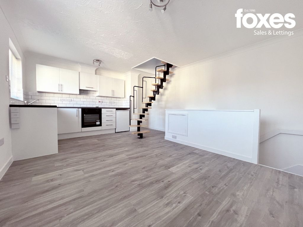 Property photo 2 of 11 2161081