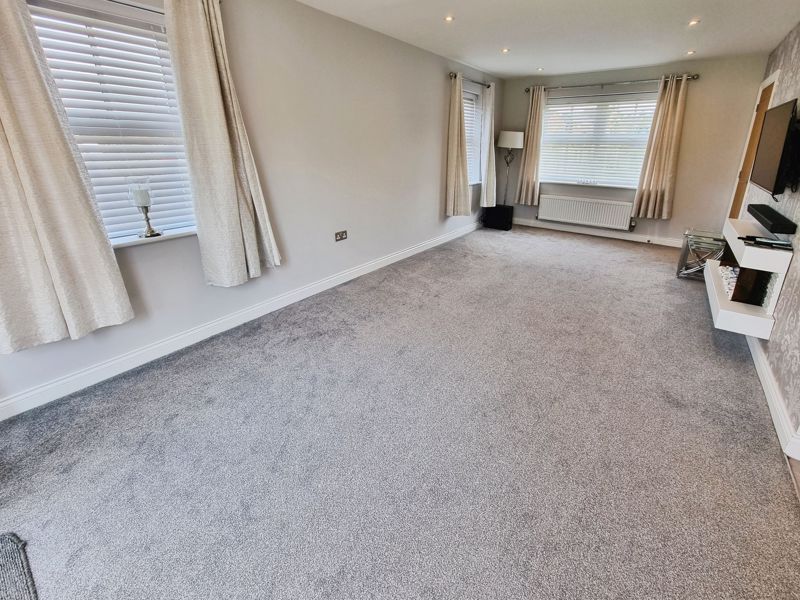 Property photo 2 of 16 Photo 13