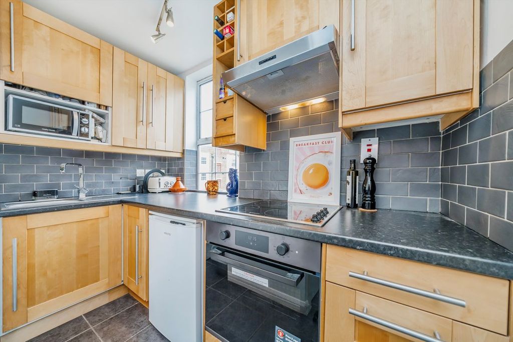 Property photo 3 of 4