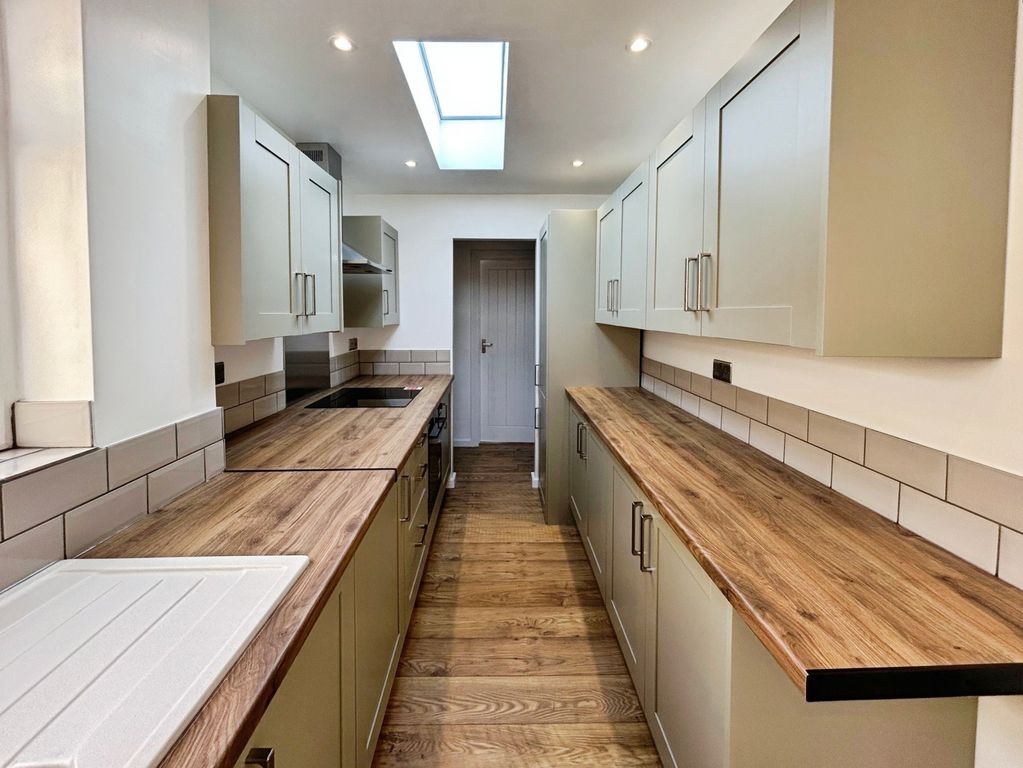 Property photo 2 of 17 Kitchen
