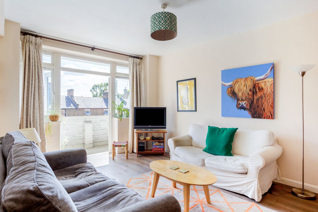 Property photo 3 of 12