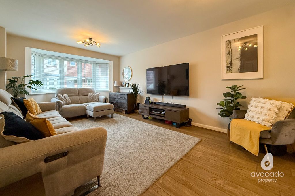 Property photo 3 of 31 4863907