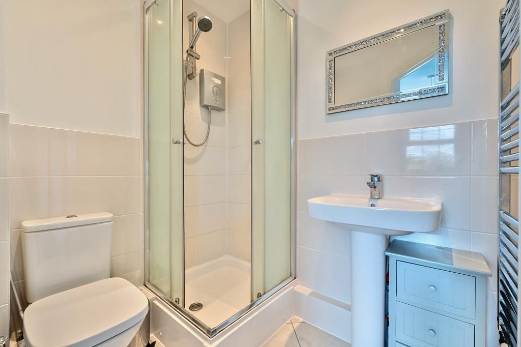 Property photo 3 of 23 Bathroom