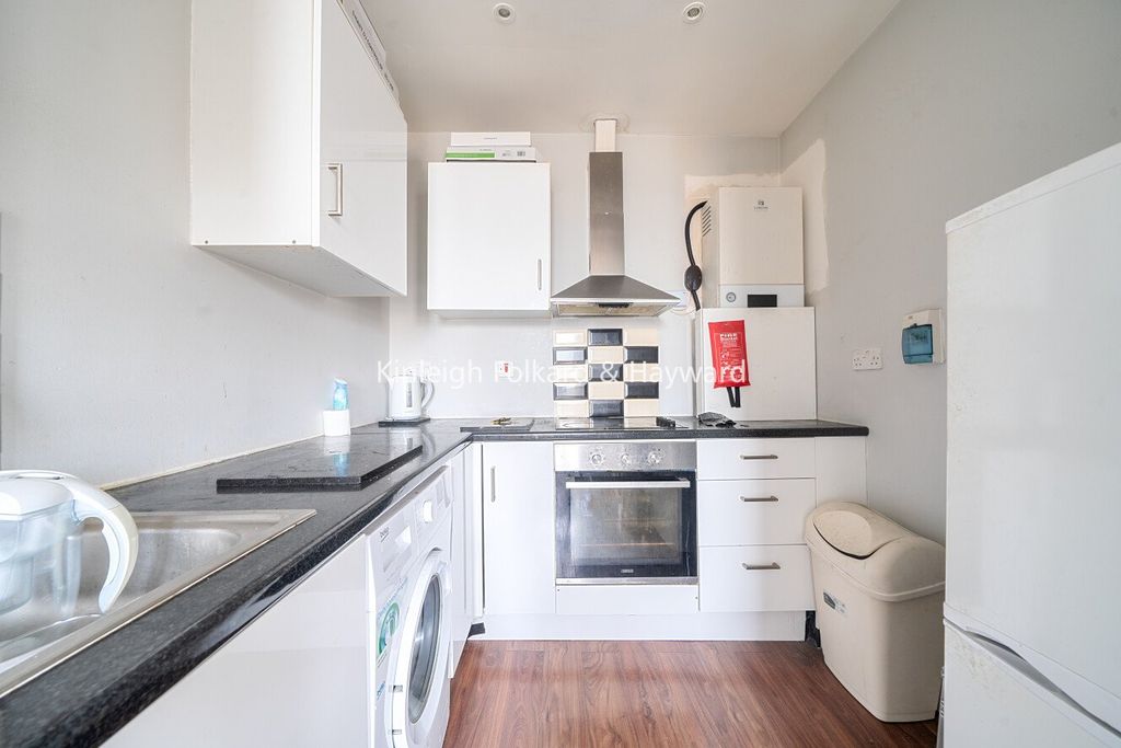 Property photo 3 of 5 Picture No. 13