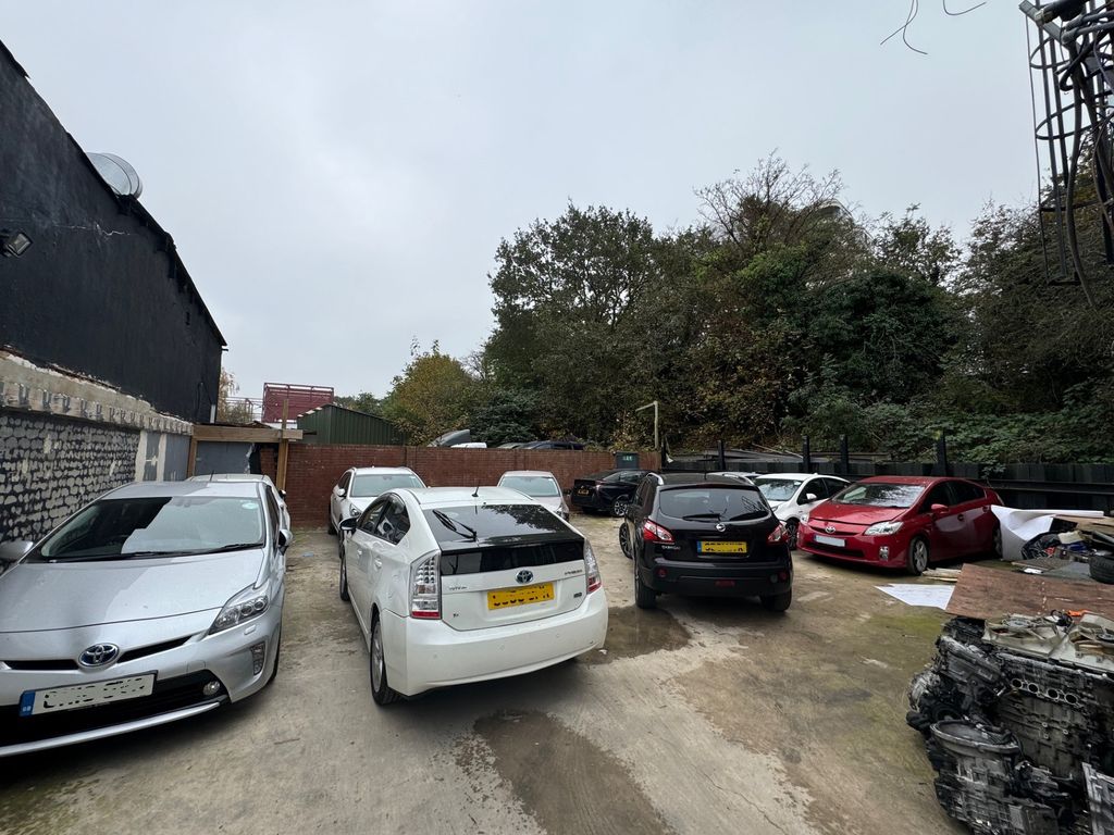 Property photo 1 of 4