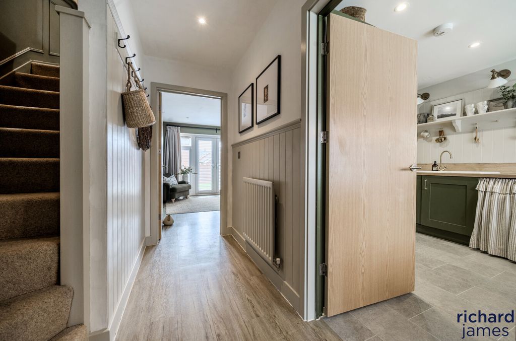 Property photo 3 of 16 c45F8640528544Ada997c9F67671Fafa