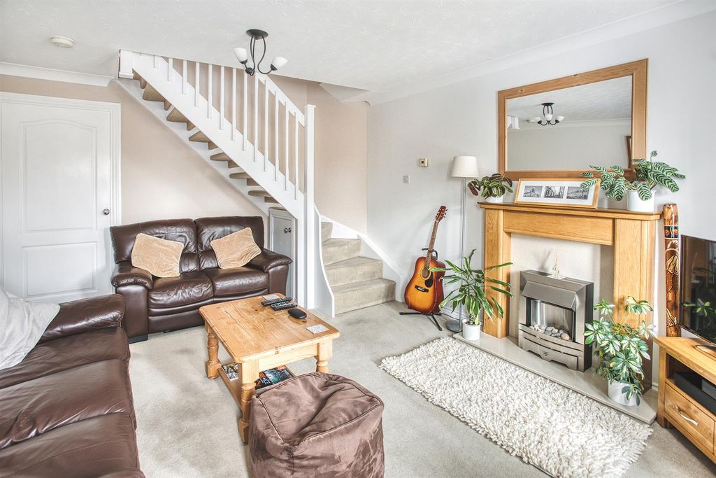 Property photo 2 of 11