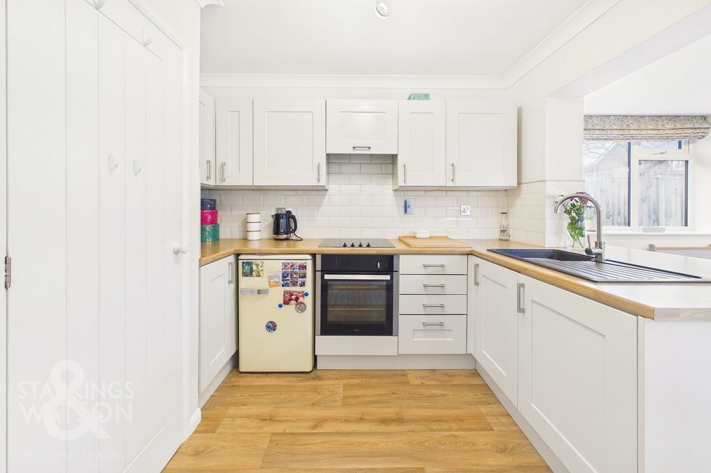 Property photo 3 of 23