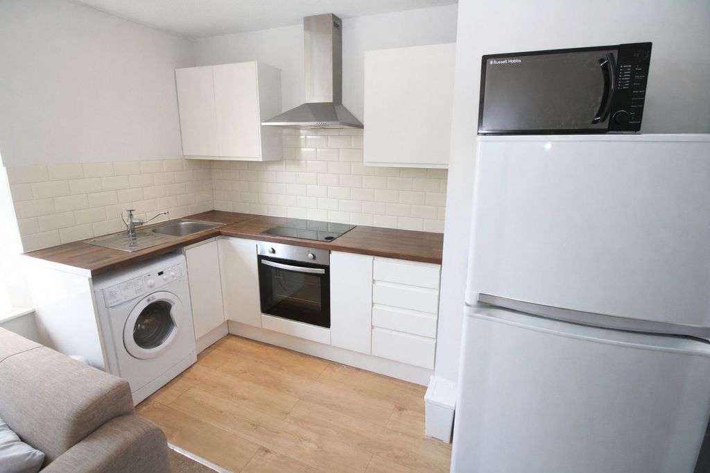 Property photo 3 of 6