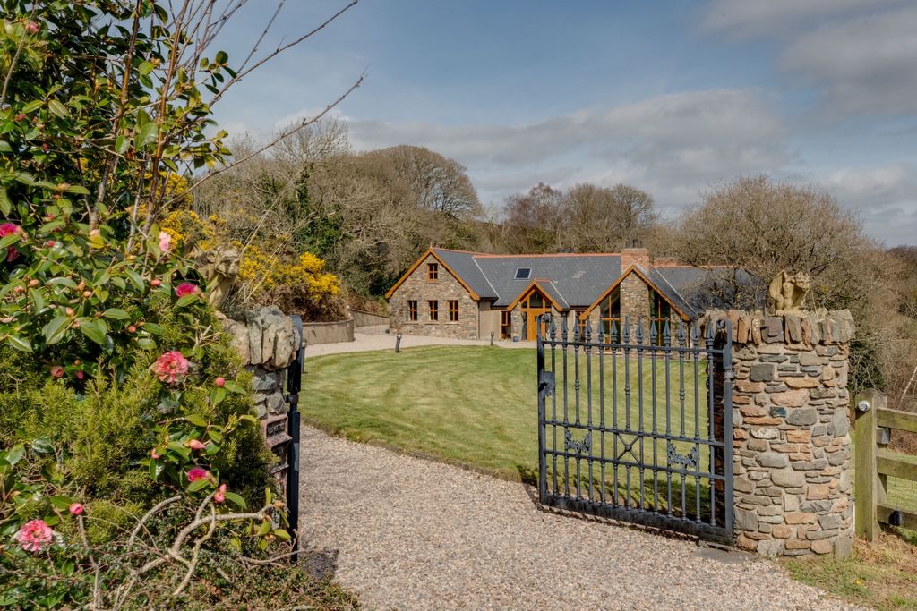 Property photo 1 of 35