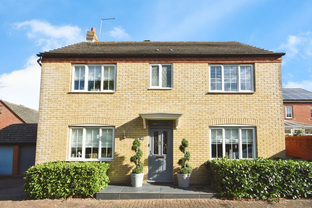 Property photo 3 of 23 Front Aspect