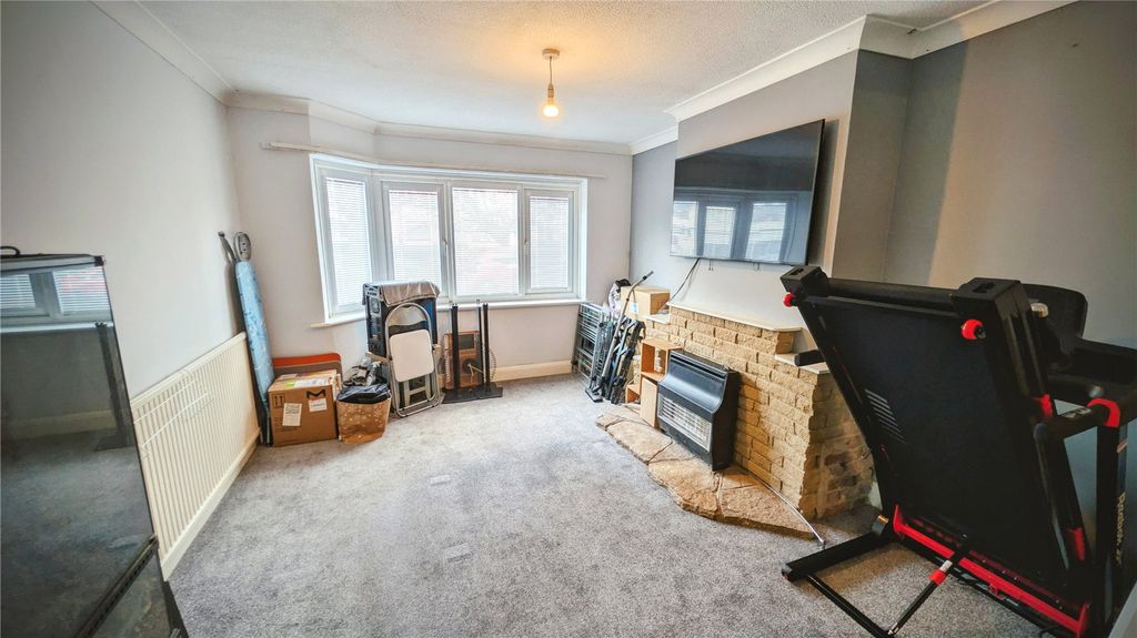 Property photo 2 of 11 Picture No. 28