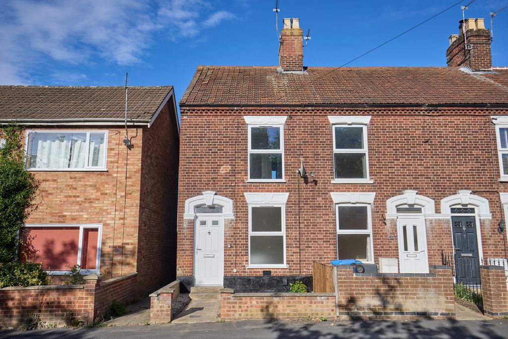 Property photo 2 of 20