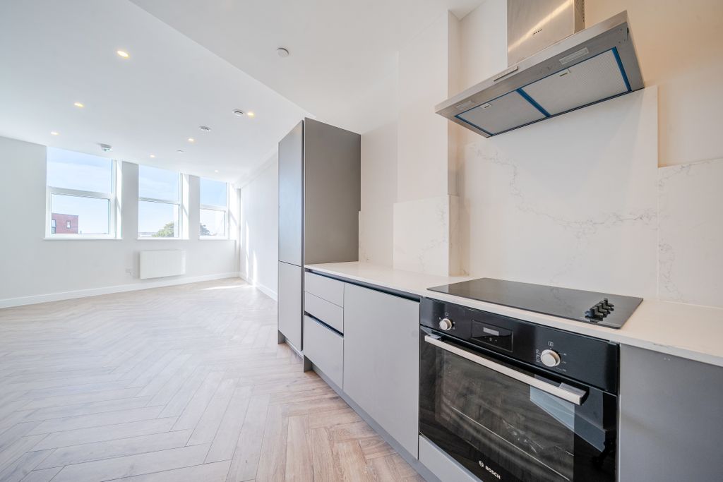 Property photo 2 of 15 1365766-10-68E79ee98F7cd