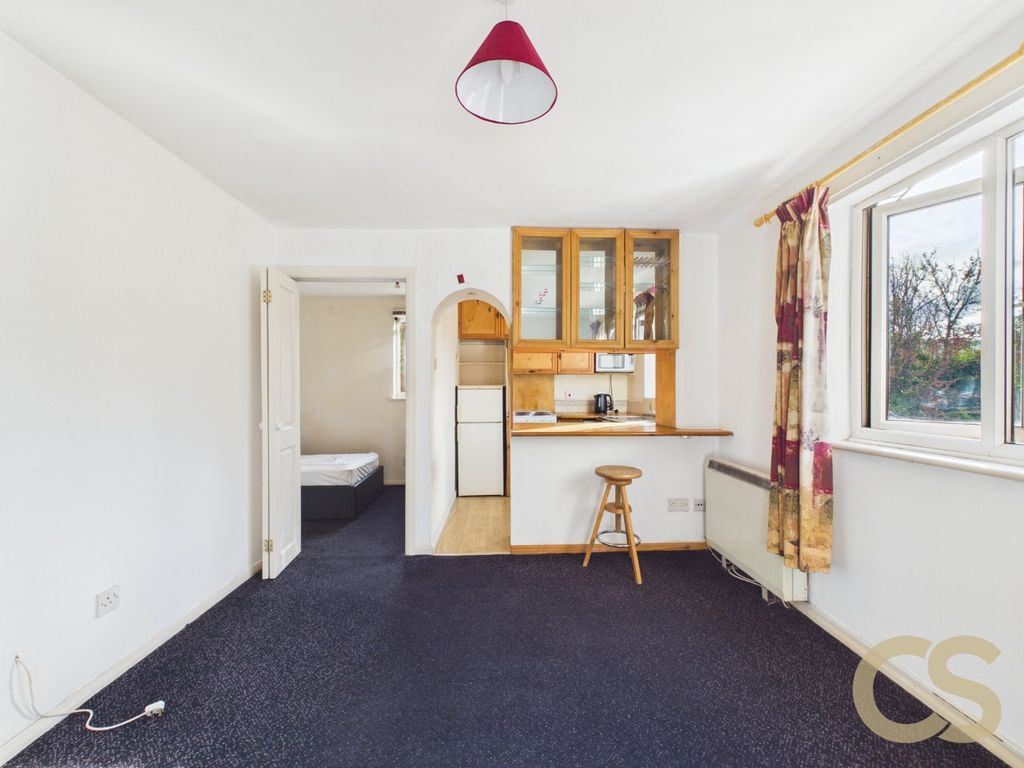 Property photo 2 of 11 5436515