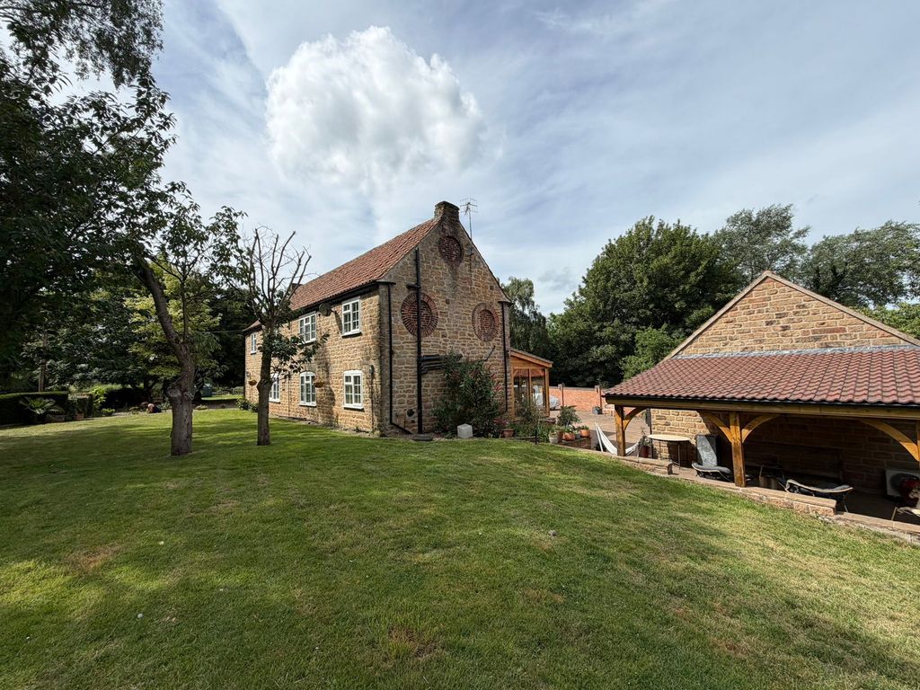 Property photo 2 of 46