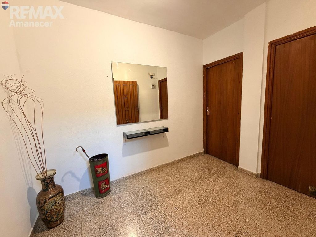 Property photo 3 of 27