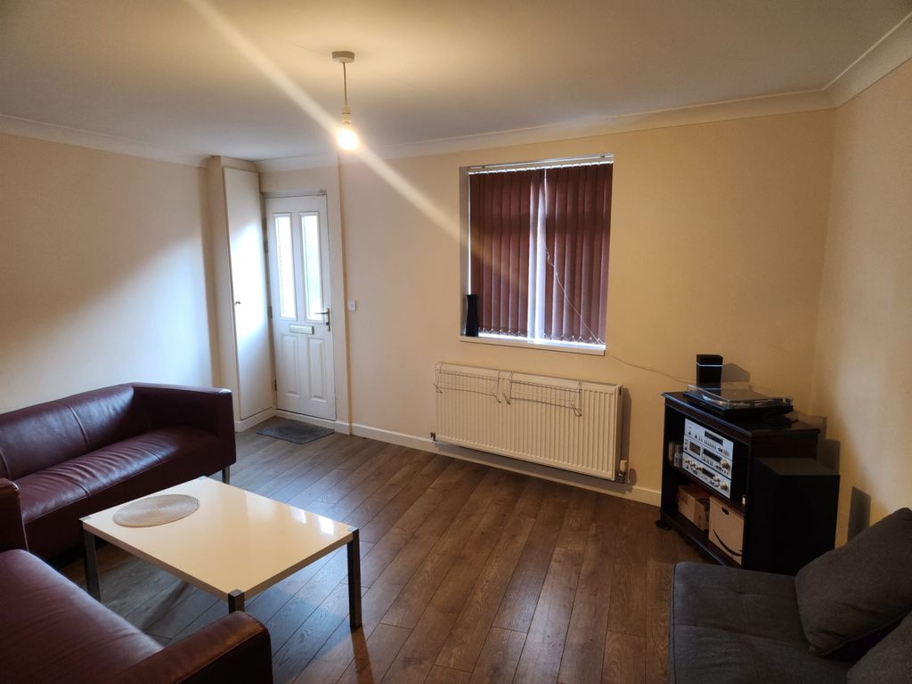 Property photo 2 of 9 Gallery