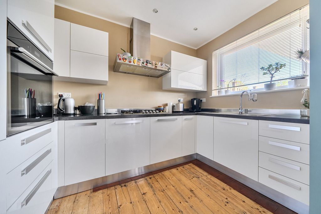 Property photo 2 of 20 1437951-12-69d558...