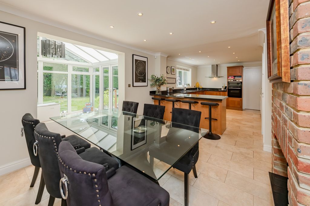 Property photo 3 of 24