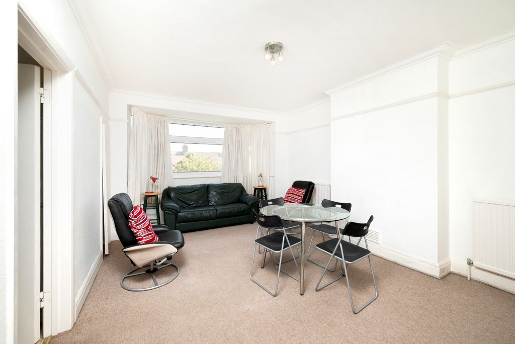 Property photo 3 of 15 4960016
