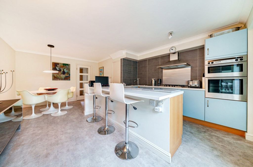 Property photo 2 of 12 Kitchen/Dining Area