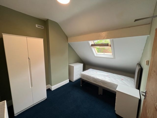 Property photo 3 of 11 Bedroom 5