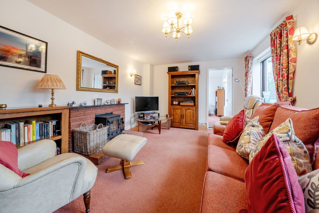 Property photo 2 of 22 Living Room