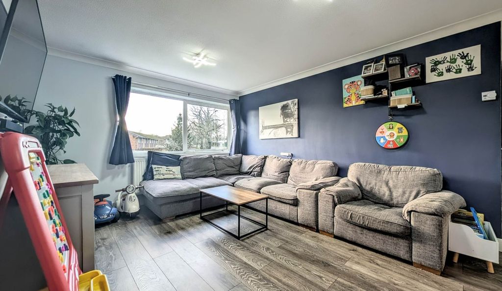 Property photo 3 of 9