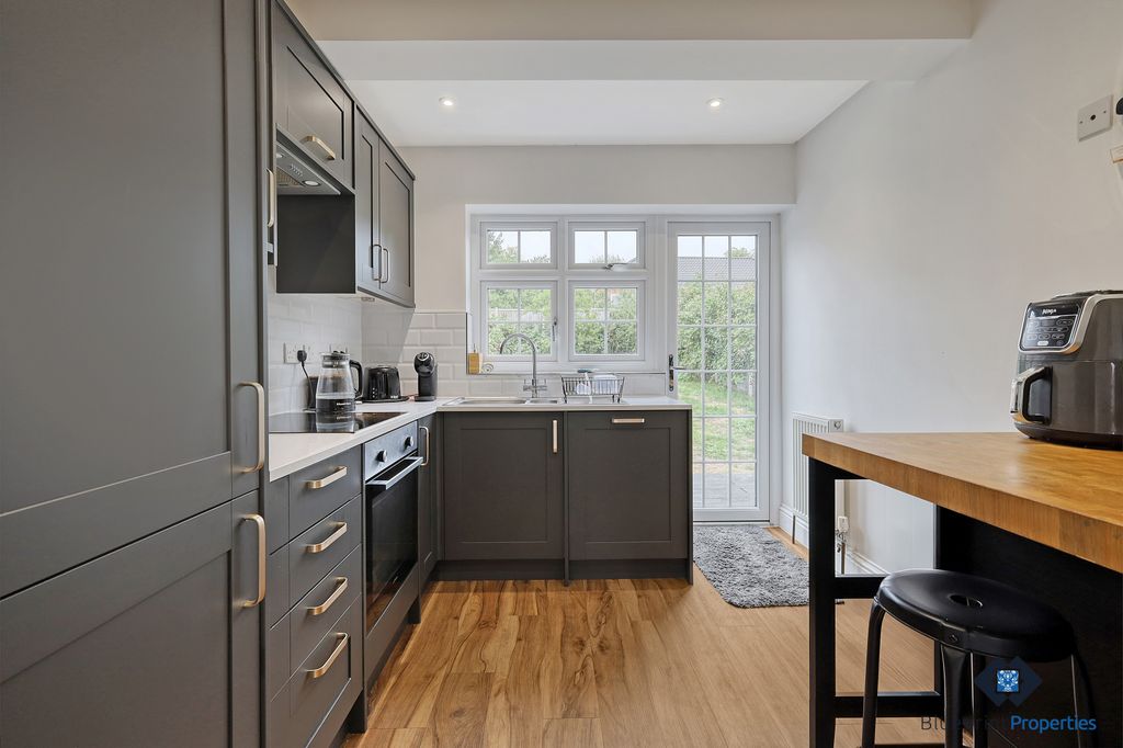 Property photo 2 of 19 Gallery