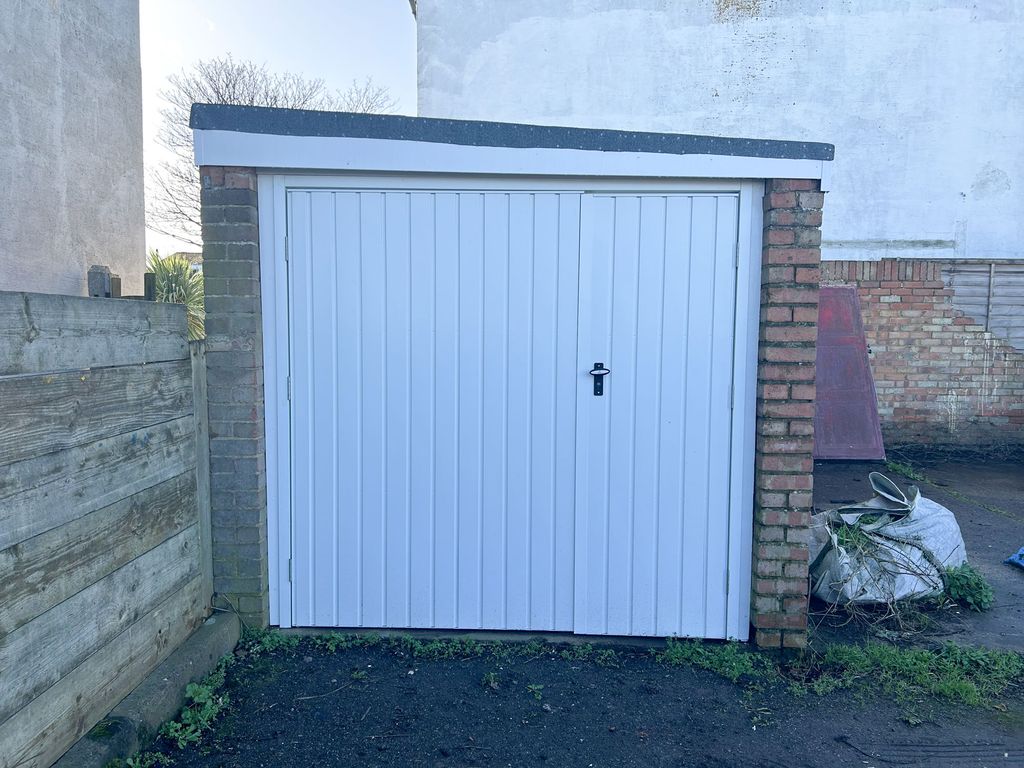 Property photo 2 of 3