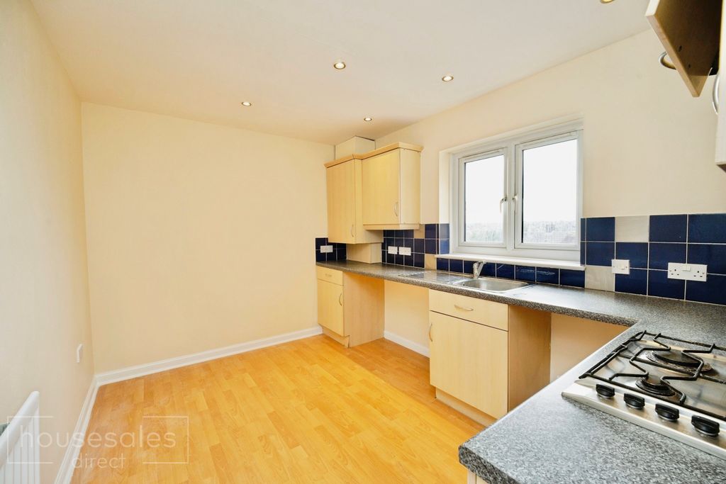 Property photo 3 of 9