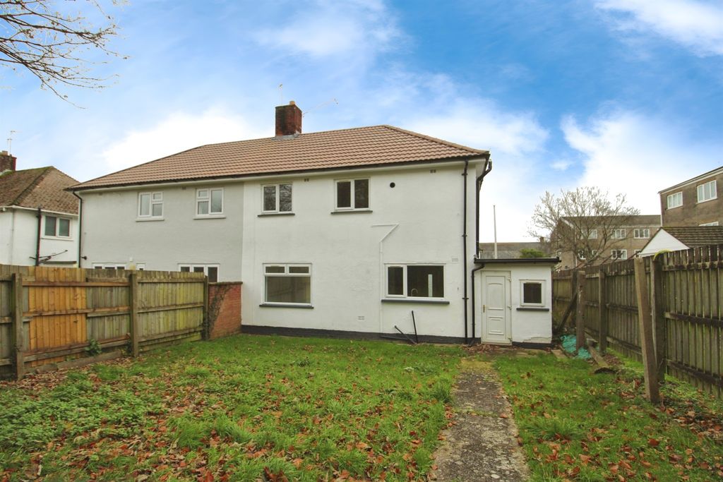 Property photo 2 of 13