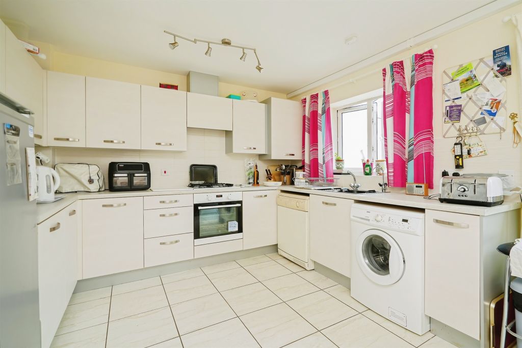 Property photo 2 of 16