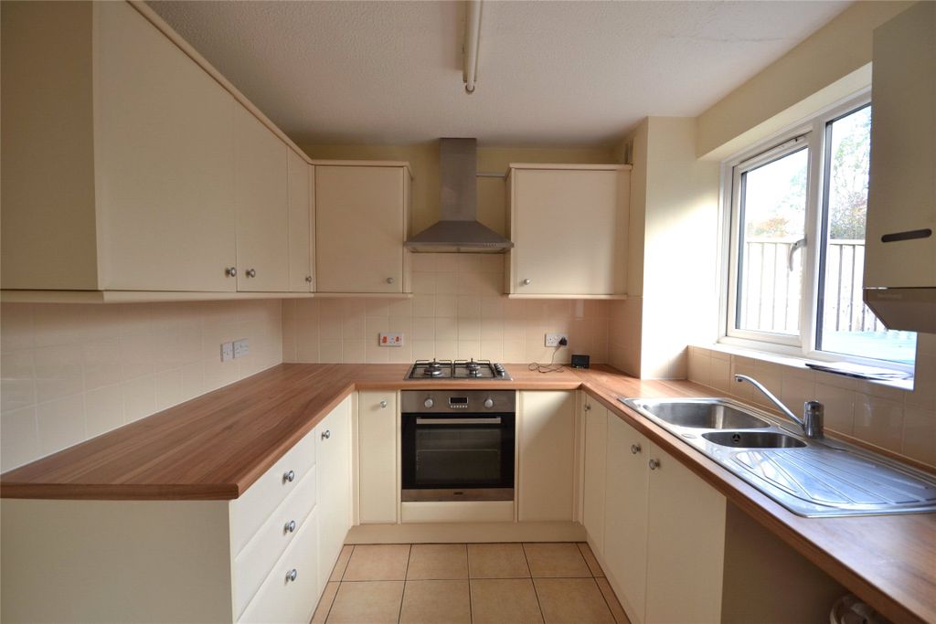 Property photo 1 of 8 Kitchen