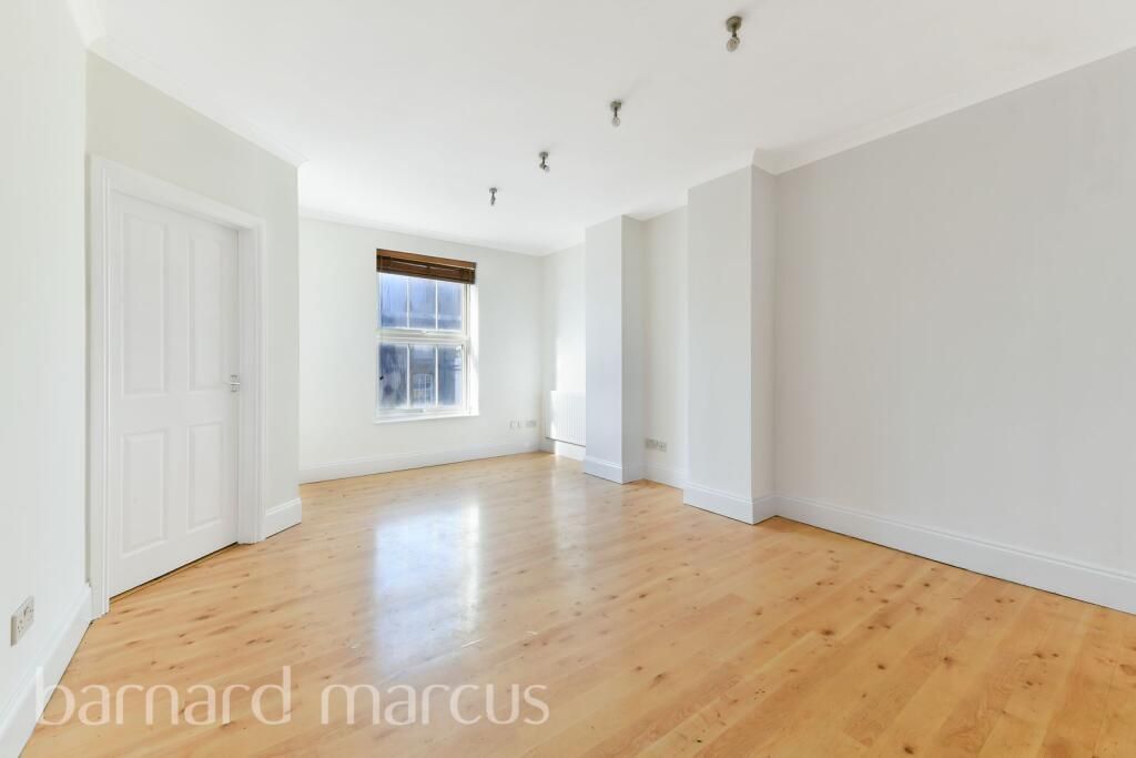 Property photo 1 of 8 Living Room