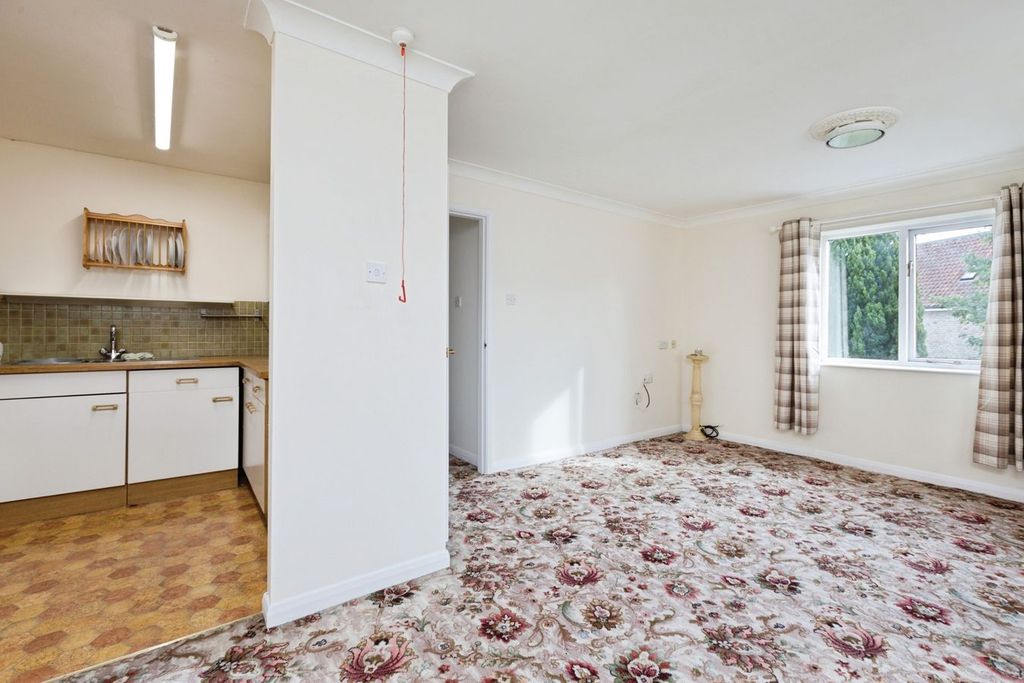 Property photo 2 of 19